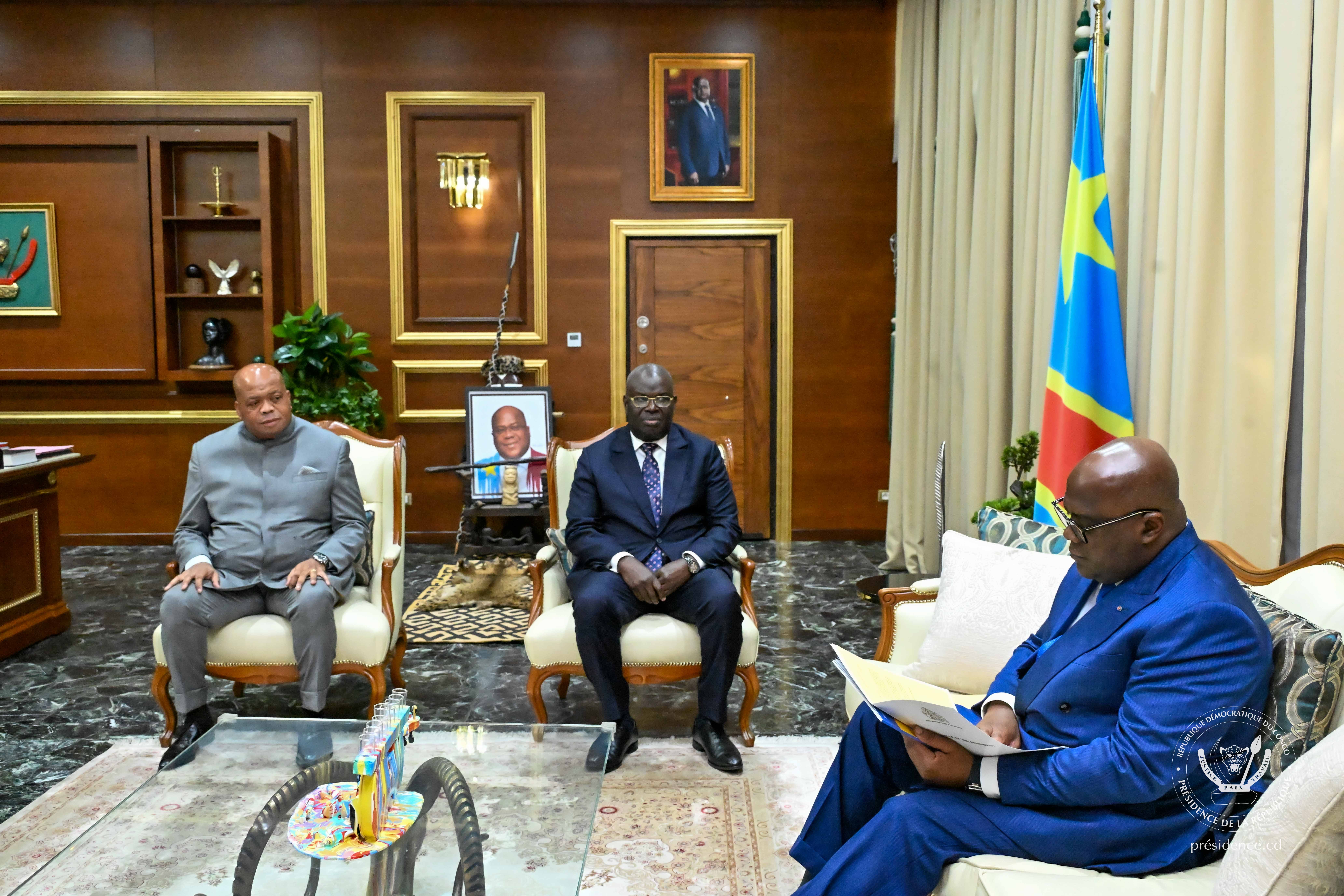 Deux envoyés spéciaux du Président Gambien Adama Baro reçus par le Président de la République